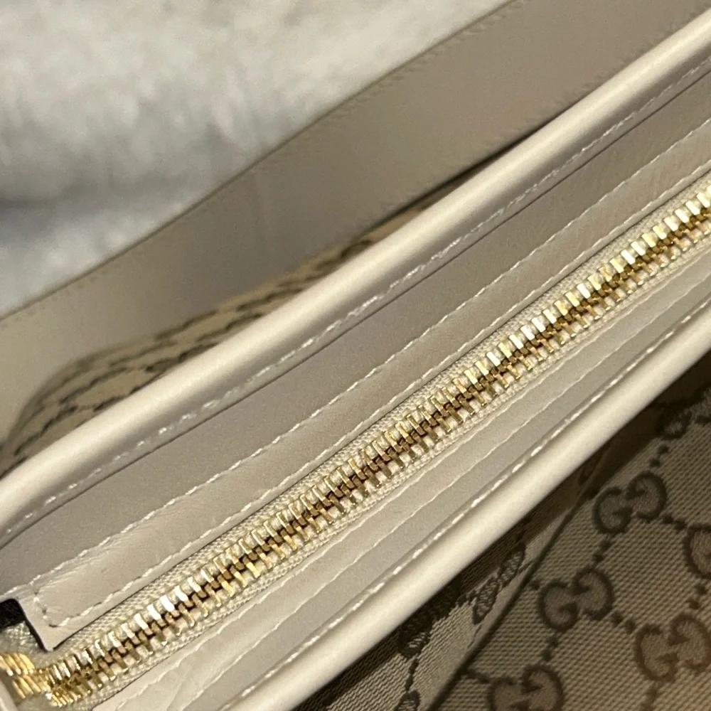 Gucci GG Canvas Crossbody Bag - Picture 12 of 16
